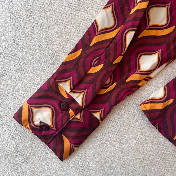 NWT Cupcakes & Cashmere Retro Geo Print Faux Wrap Blouse XS - Picture 11 of 13